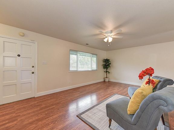 4th image of 9056 Feather River Way
