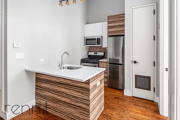 Rented by Rennit Inc. | media 4