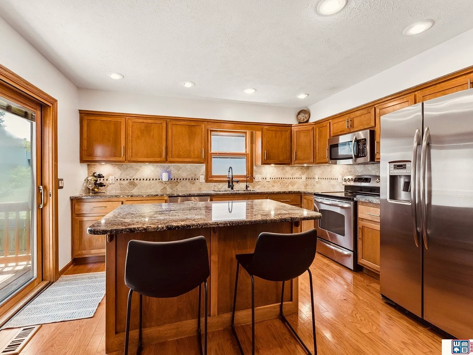 3 bed, 2.5 bath, 1872 sqft, $2,500 — Photo 4