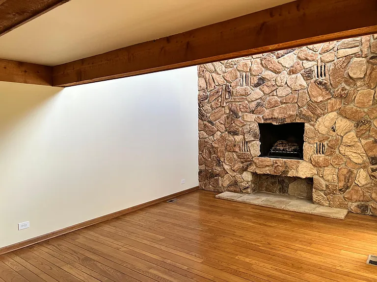1858 Princeton Cir — Photo 7