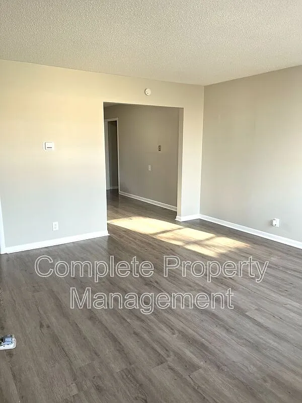 2 bed, 1.0 bath, 1680 sqft, $850 — Photo 4