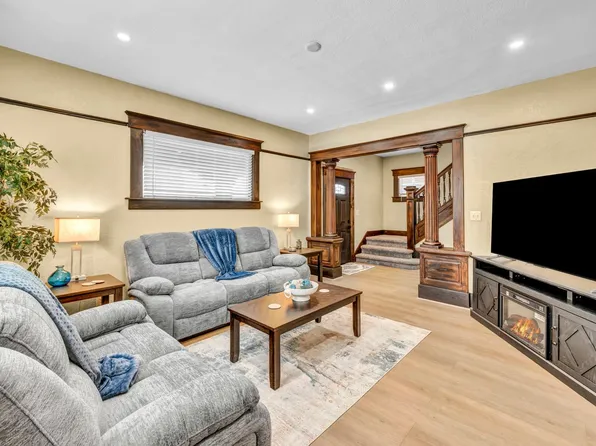 33 W 8th St, Reno, NV 89503