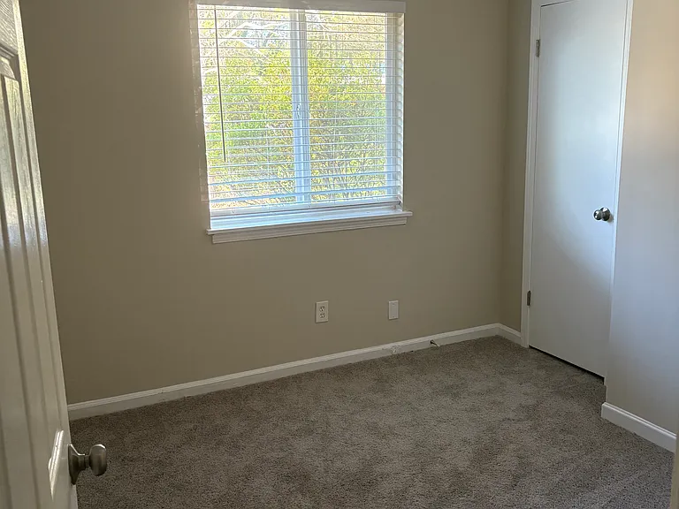 4649 Big Valley Ct — Photo 4