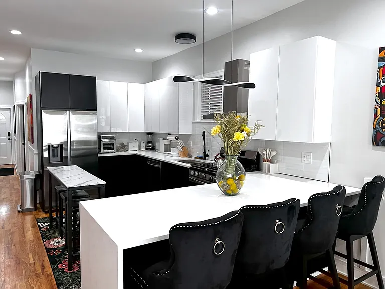 6613 S Langley Ave #1 — Photo 3
