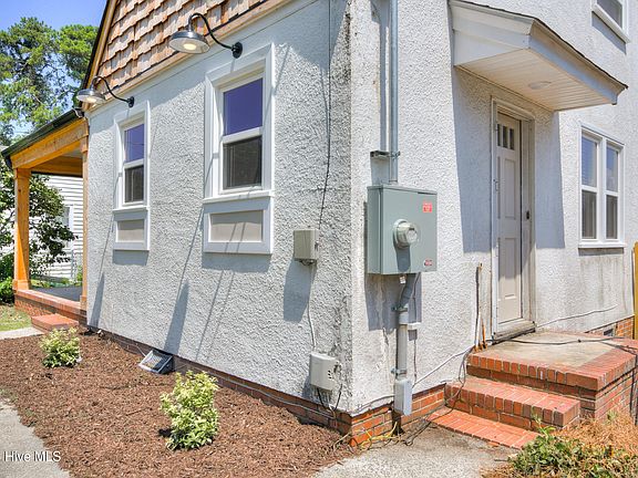 3rd image of 2623 Hazel Street