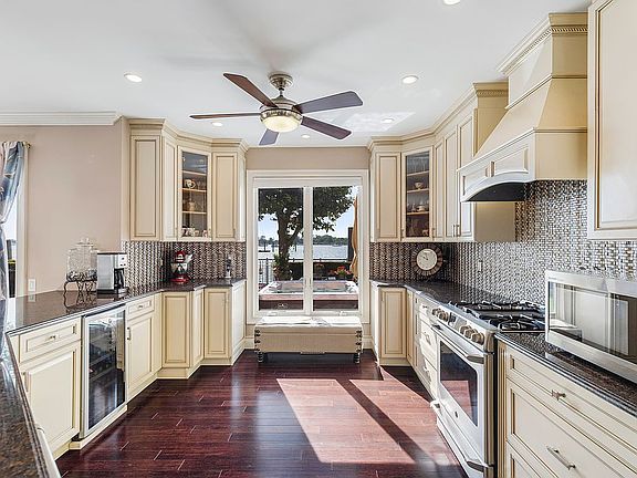 4th image of 68 Harbour Ct