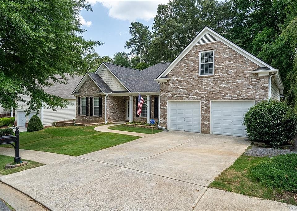 1st image of 214 Morning Mist Ln