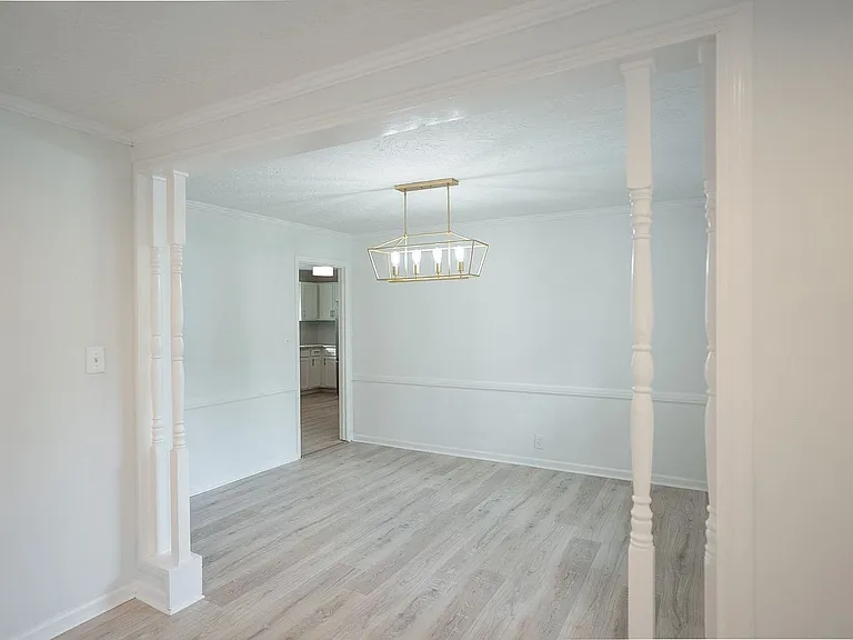 3120 Edinburgh Dr — Photo 9