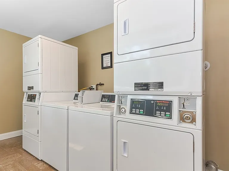 219 Rock St #G9 — Photo 24