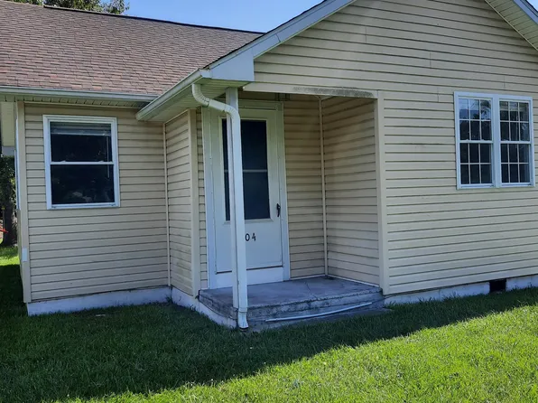 1004 Orange St, Newport, NC 28570