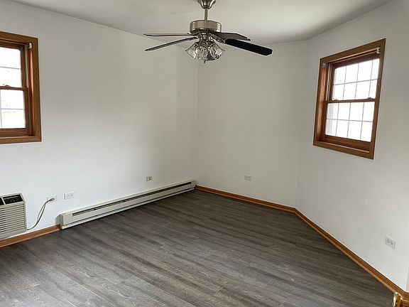 4th image of 330 Leah Ln #1