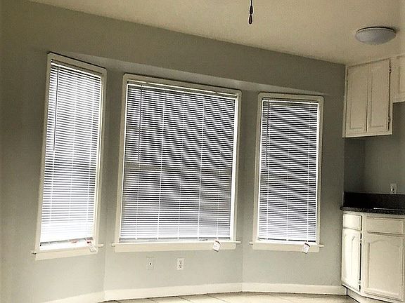 4th image of 2472 Cedar Ave APT 01