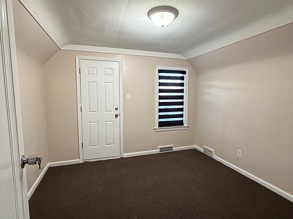 3rd image of 7048 Jonathon St #2