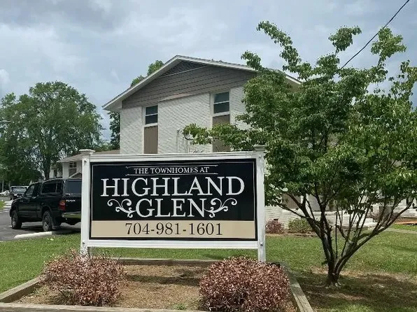 318 Highland St APT 2, Mount Holly, NC 28120