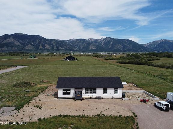 2nd image of 60 Summit Way