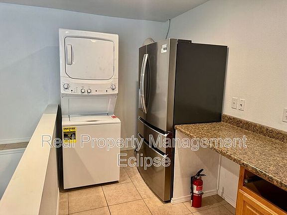 4th image of 18701 Snohomish Ave Unit B