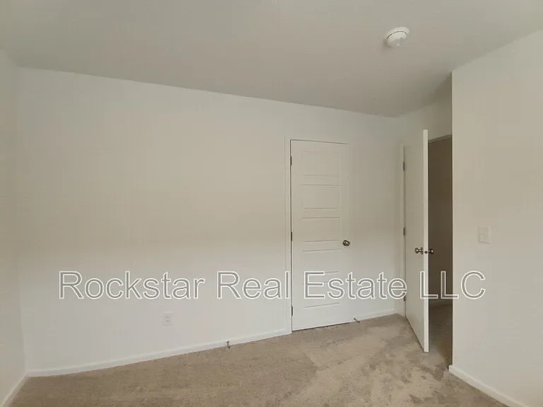 109 W Goldenrod Ave — Photo 29