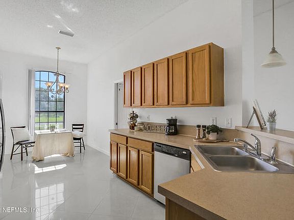 3rd image of 2142 Walnut Creek Ct N