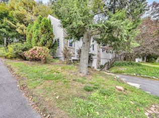 43 Winthrop St, Hallowell, ME 04347