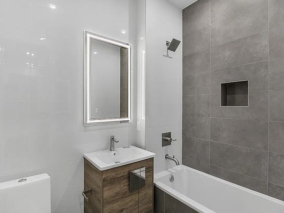 5th image of 1493 Dekalb Ave #1B