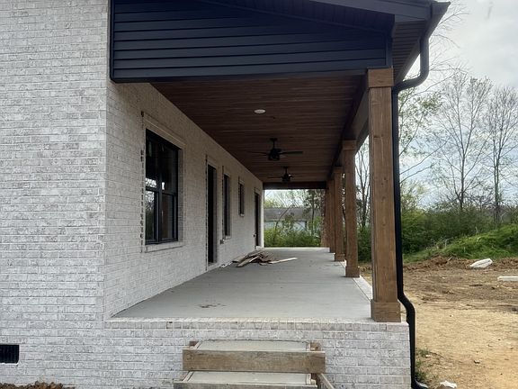 4th image of 1103 Sycamore Valley Rd