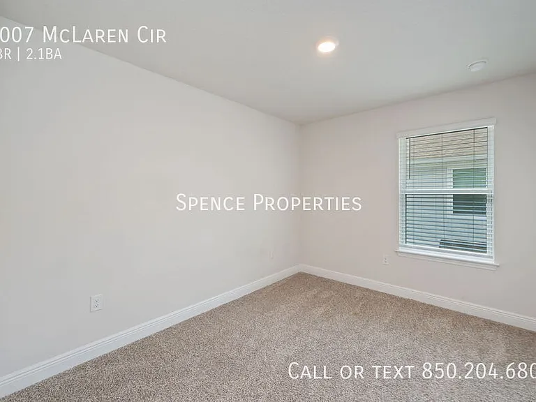 1007 McLaren Cir — Photo 24
