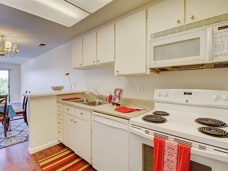 22 Lakeview Ct — Photo 5