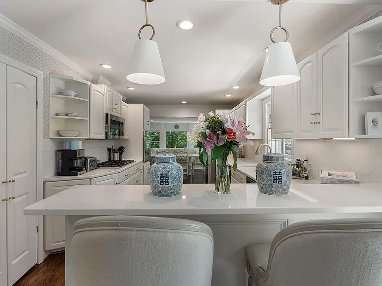 4470 Chatworth Ct NE — Photo 17