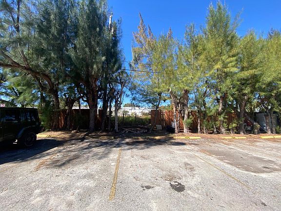 4th image of 2309 SE 3rd St #103