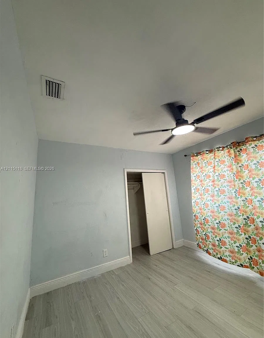 Melrose Manor — Photo 3