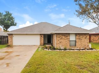 760 Rosehill Ln, Cedar Hill, TX 75104