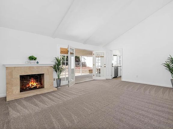 4th image of 582 Manzanita St