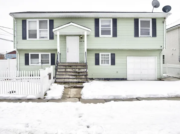 42 Mercer St, Carteret, NJ 07008