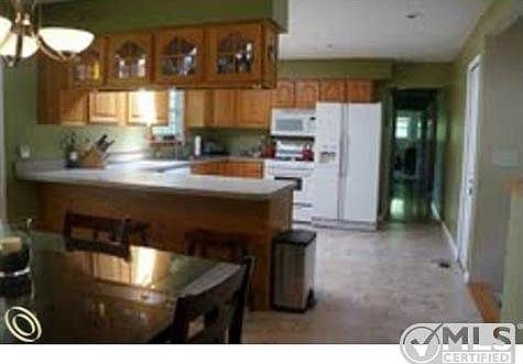 White Lake 12359 Beautiful Kitch