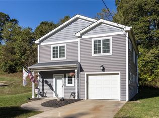 5027 Thoms Run Rd, Oakdale, PA 15071
