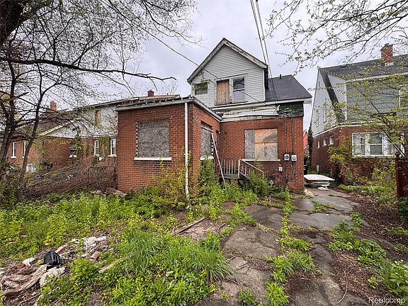 5th image of 15773 Kentucky St