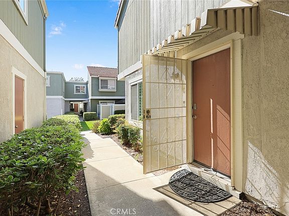 4th image of 950 Golden Springs Dr Unit D