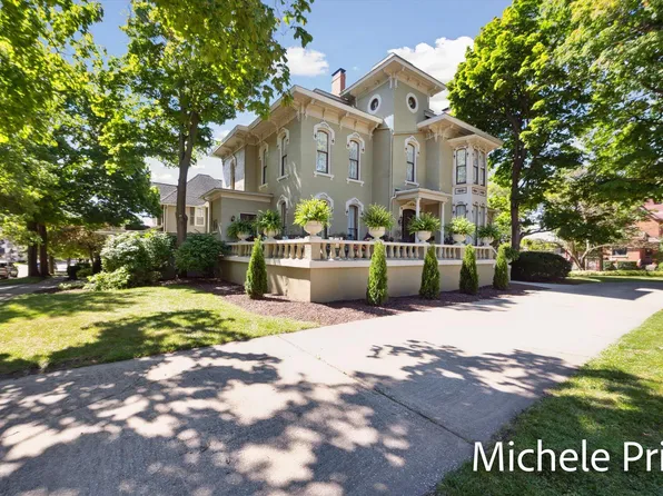 118 E Oliver St, Owosso, MI 48867