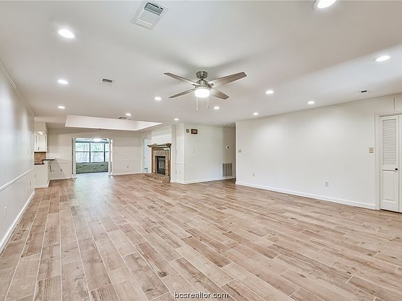 5th image of 1004 Falcon Cir