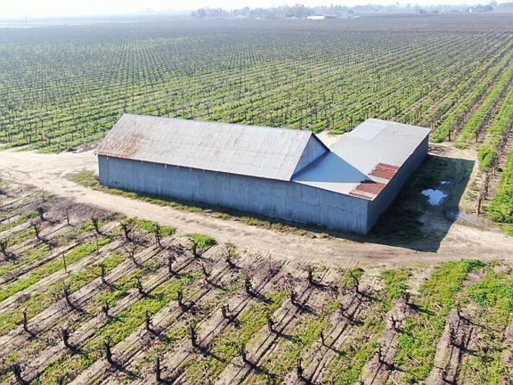 4th image of 3409 W Woodbridge Rd