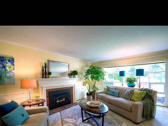 3rd image of 20729 NE 38th St
