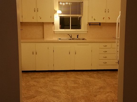 2nd image of 80 Ramies Ln APT 4