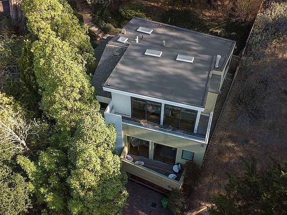 4th image of 101 Poppy Ln