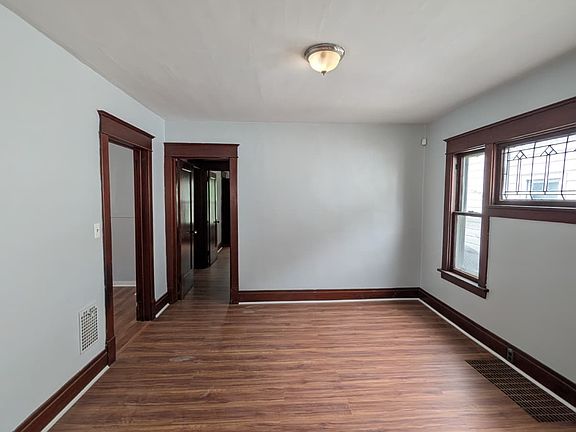 4th image of 541 Highgate Ave Floor 1