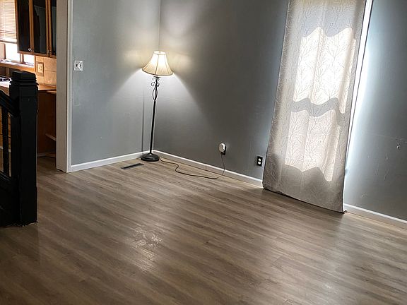 2nd image of 416 Blunt St