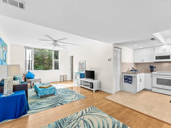 1810 New Palm Way #216, Boynton Beach, FL 33435
