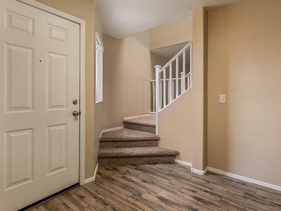 4th image of 1202 E Wahalla Ln