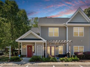 102 Lakeview Cv, Smithfield, VA 23430
