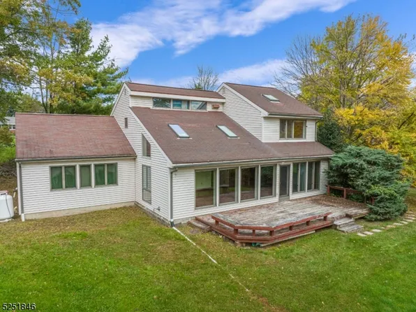 16 Dogwood Dr, Delaware Twp., NJ 08822