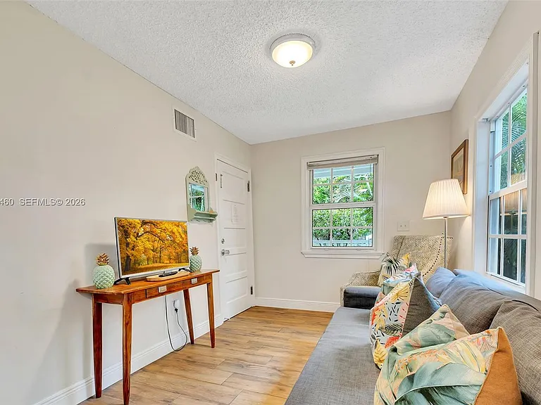 1826 NW South River Dr — Photo 24